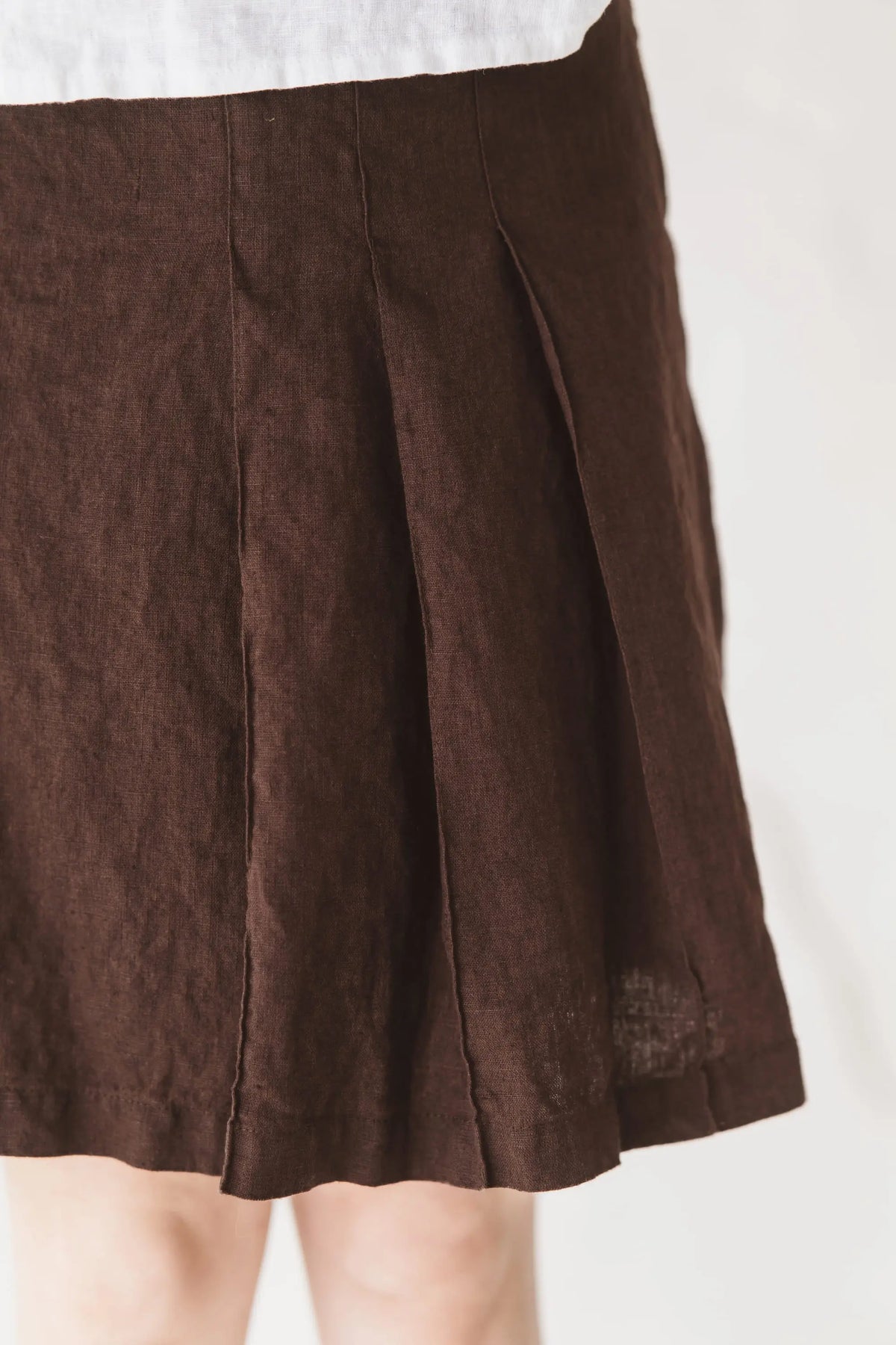 Knee-Length Pleated Linen Skirt - Penelope Epic Linen