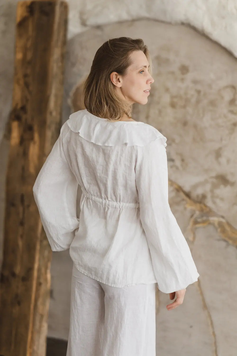 Leinenbluse mit Bindedetail und Rüschen - MARGARET