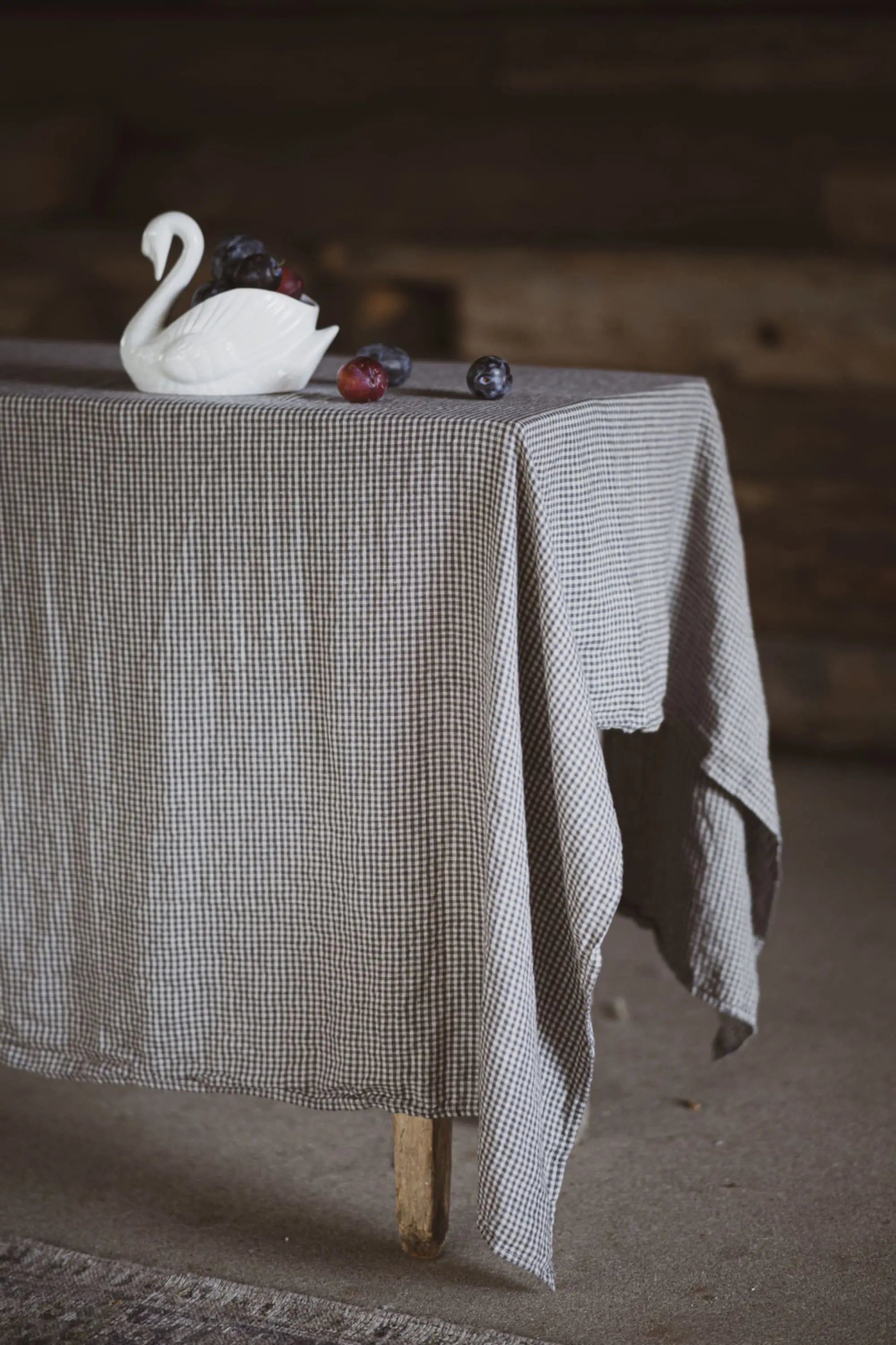 Natural Stonewashed Small Gray Checks Linen Tablecloth