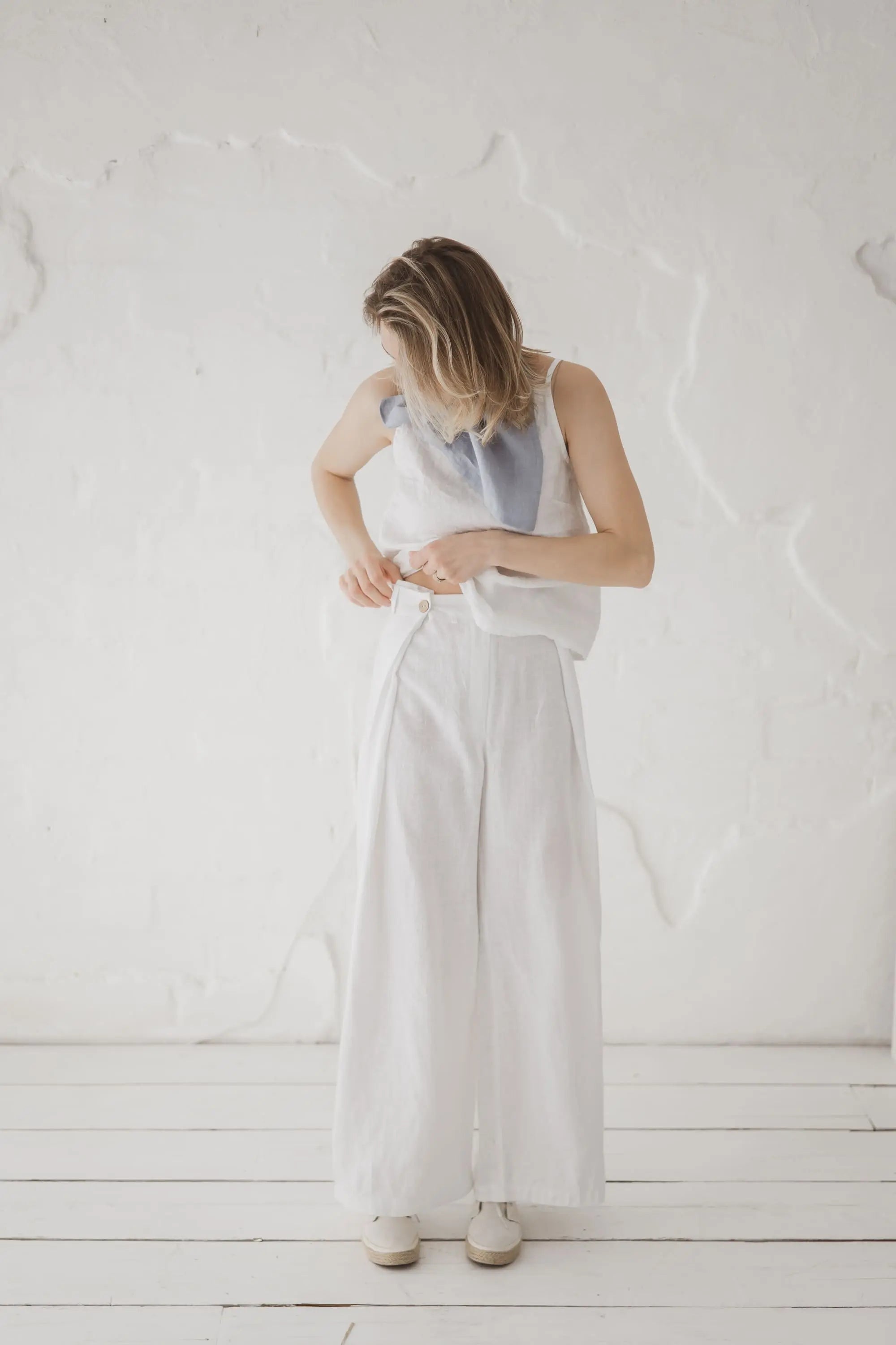 Leinenhose im Palazzo-Stil mit weitem Bein und verstellbarer Taille