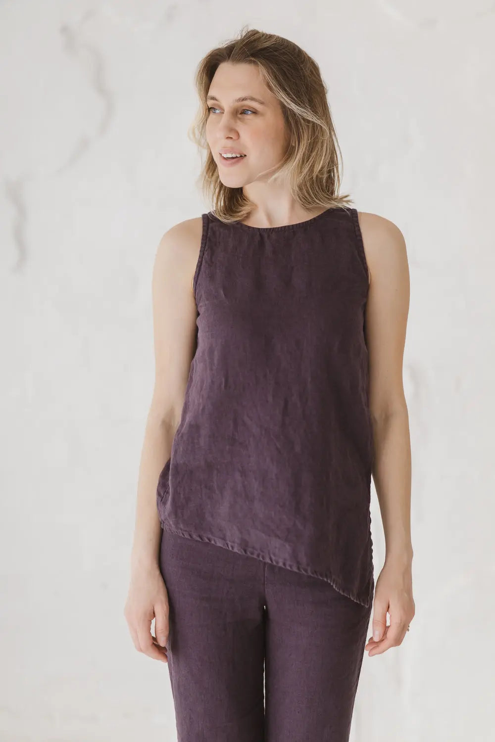 Ärmelloses Leinen-Tanktop mit asymmetrischem Saum