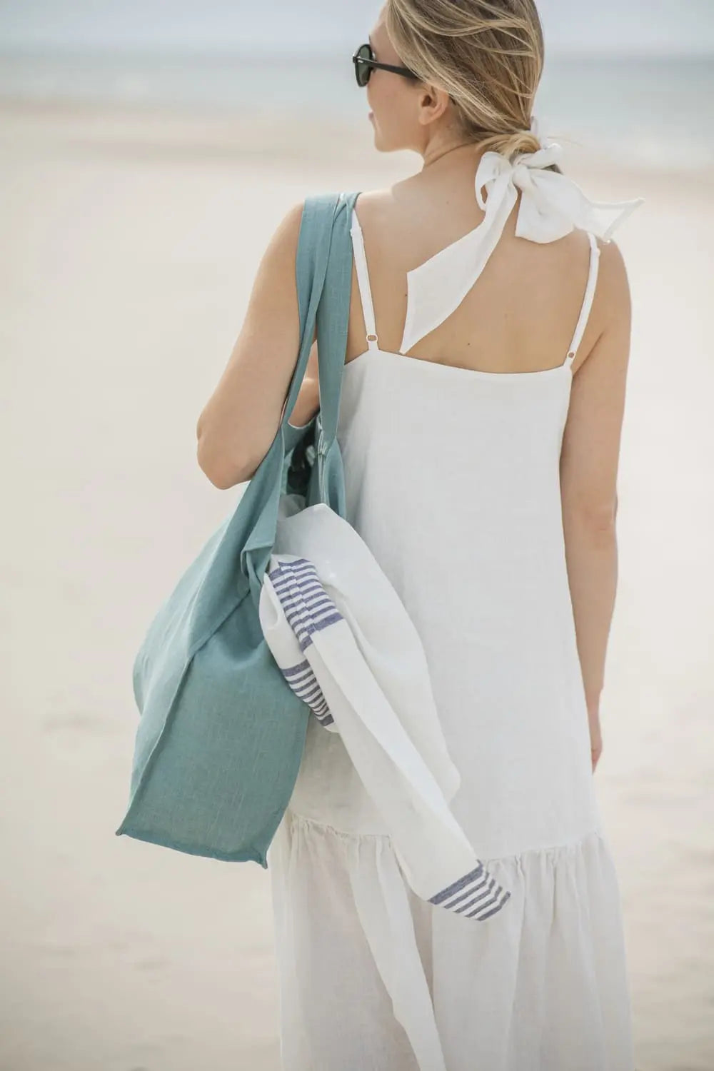 Leinen-Huckepack-Strandtuch, weiß-blau gestreift