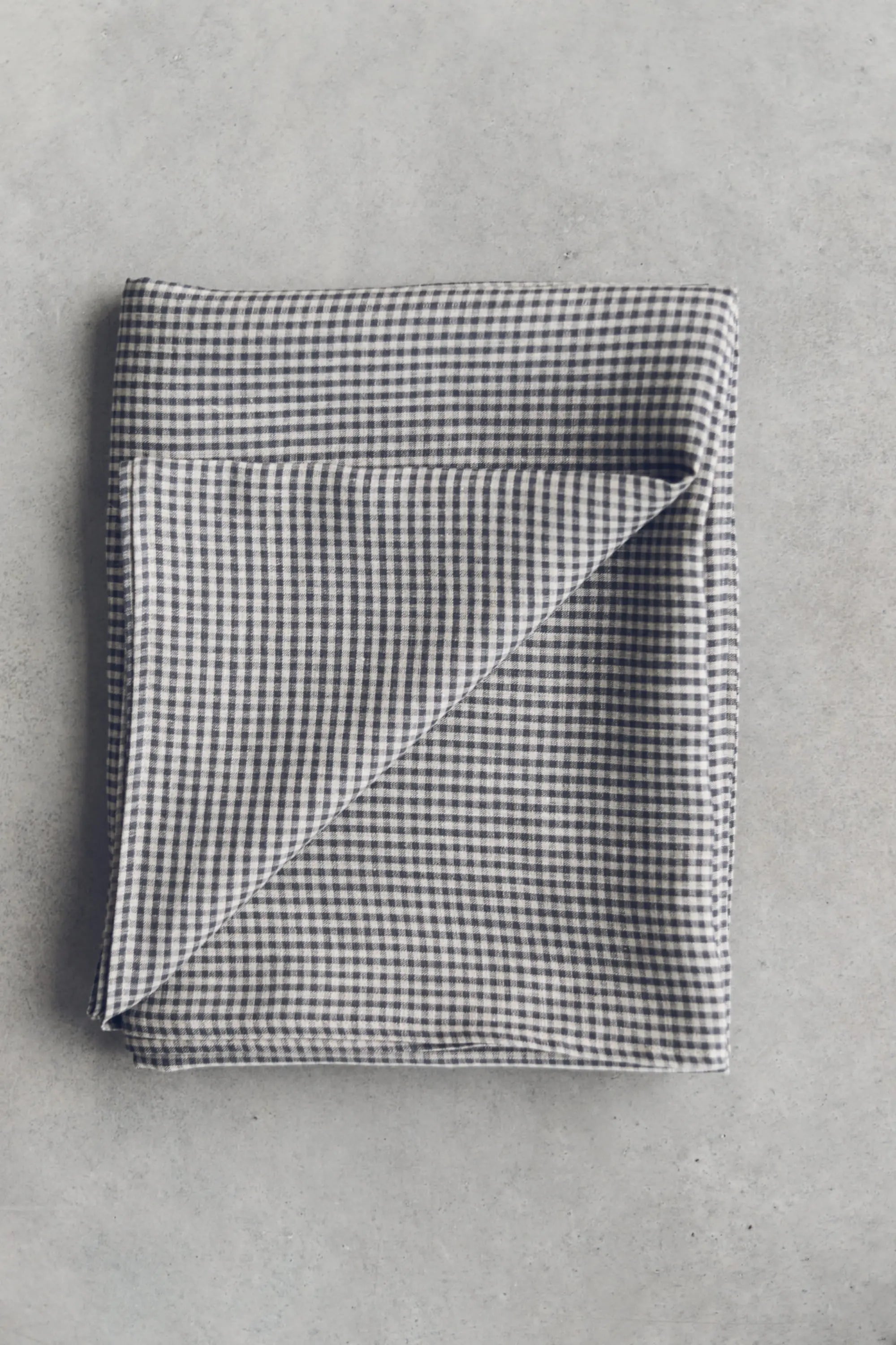 Natural Stonewashed Small Gray Checks Linen Tablecloth